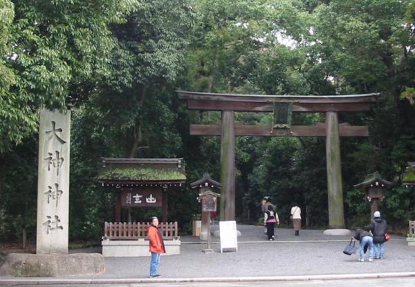 大神神社 参道