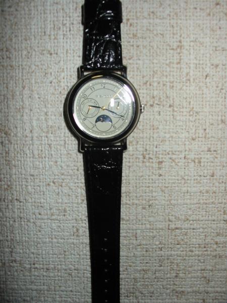 完成した腕時計